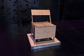 "Heroes 2015 (Enzo Mari for Earthworms)", Christina Gillinger