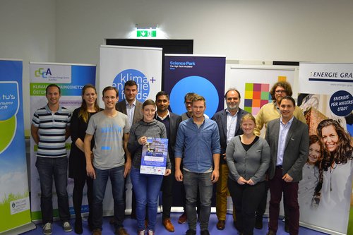 Die Gewinner und die Jury.